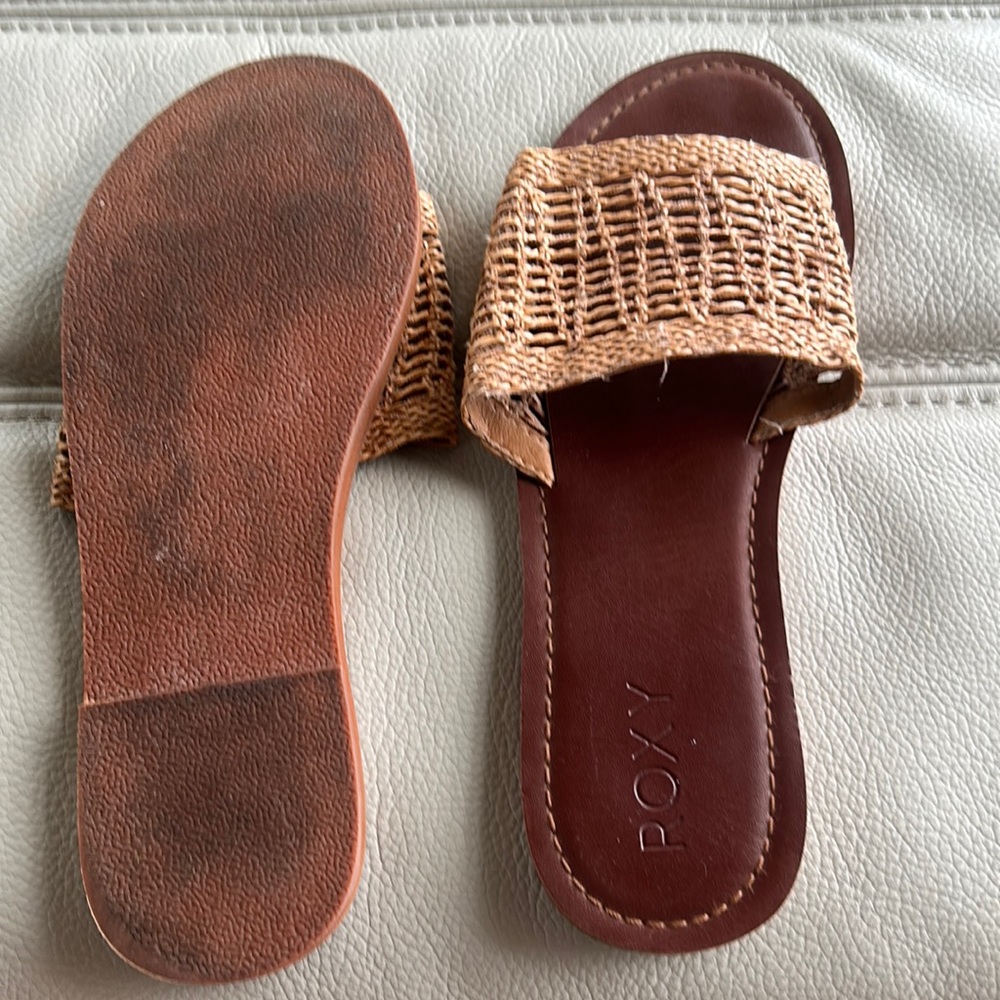 Roxy size 9 brown/tan sandals